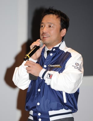 두산베어스 구단주인 박정원 회장이 지난 2월21일 두산베어스의 전지훈련지인 미야자키 캠프 히사미네 구장을 방문해 선수단과 임직원을 격려하고 있다. [뉴시스]