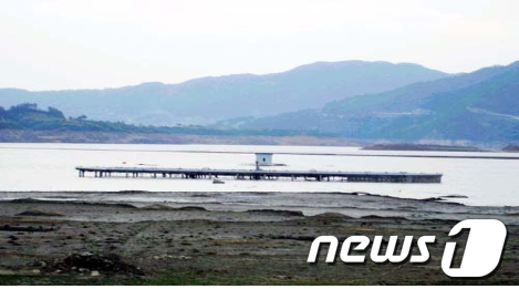 고철 덩어리로 해체를 앞두고 있는 동양 최대 진안 고사분수대 / 정성환기자 News1