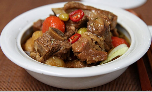 돼지갈비찜 3조각의 칼로리는324.4㎉로 상당히 높다.  News1