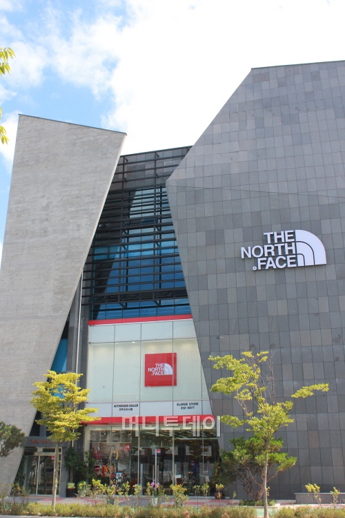 ↑노스페이스 전주 신도시점 전경