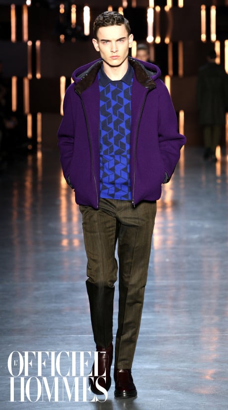 ▲일렉트릭 블루의 명쾌한 컬러에 그래픽 요소가 더해져 한결 젊은 감각을 드러내고 있는 지 제냐 컬렉션.