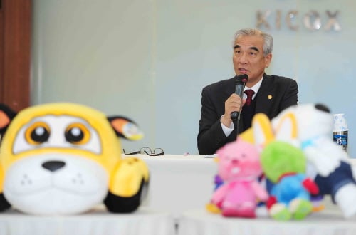 ↑ 31일 열린 '애니메이션산업 정책간담회'에 참석한 최광식 문화부 장관은 지난해 애니메이션 업계의 노력과 발전을 격려하고 업계 현장의 소리를 들었다. ⓒ문화부