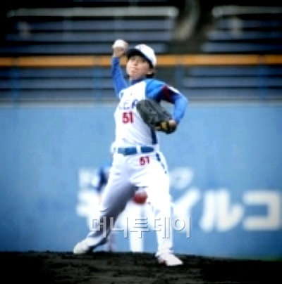 ↑ 여자 선수로 사회인 야구 리그에 참여해 뛰어난 활약을 펼친 박수정 선수.ⓒ게임원