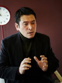 ↑ 뮤지컬 배우 1세대인 남경읍은 "배우로서 갖춰야 하는 기본적인 마인드, 자세, 예의 등을 체계적이고 종합적으로 가르칠 필요가 있다"고 강조했다. ⓒCJ E&M