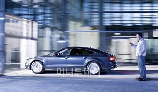 ↑아우디 무인주차 신기술