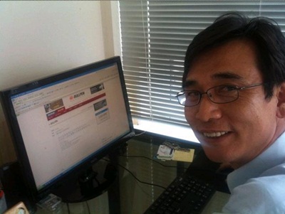 3월11일~25일 2주간 '이정희' '한명숙' 키워드에 대한 트위터상의 감성 상태 그래프. '이정희' 그래프(붉은색 선)는 19일 관악을 야권단일화 이후 긍정 영역으로 치솟았다가 다음날인 20일 여론조사 조작 논란이 일자 부정 영역으로 급락하는 것을 볼 수 있다. (자료제공=코난테크놀로지 '펄스K')