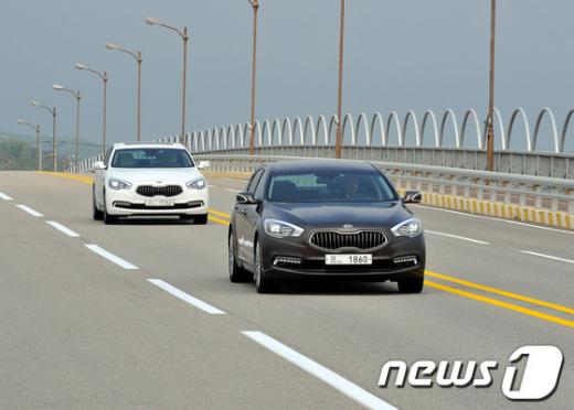 기아차 K9의 주행 모습(제공=기아차) News1