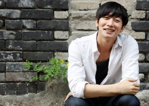 ↑'어릴 적부터 원래 잘 웃는 아이'였다는 성두섭은 환한 미소가 아름다운 배우다. ⓒ이동훈 기자 photoguy@