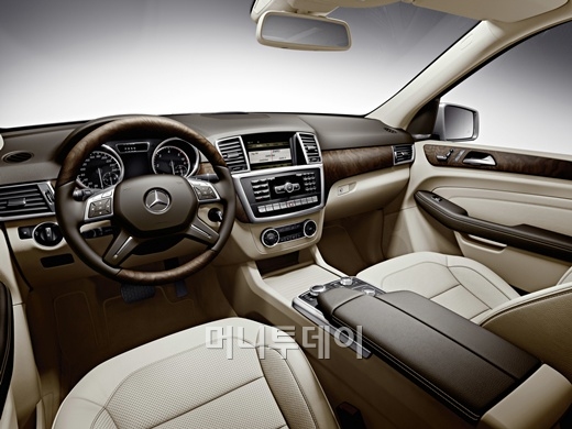 ↑신형 M클래스의 실내