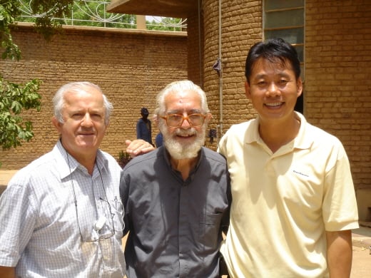 ↑왼쪽부터 고미노 수사, 원선오 신부, 고 이태석 신부.ⓒ살레시오회