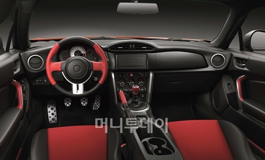 ↑토요타 86의 실내
