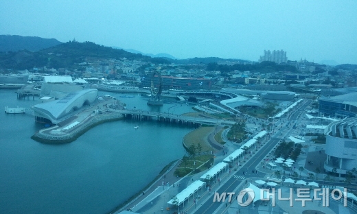 ↑전망대에서 바라본 엑스포 행사장 전경.