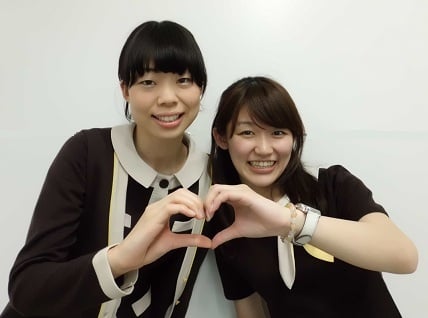 ↑시바키리 사유리(왼쪽) 씨와 호소미 마유 씨