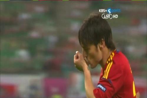 아일랜드와의 2차전에서 골을 기록한 뒤 세리머니 중인 다비드 실바 (사진=경기중계영상 캡처)