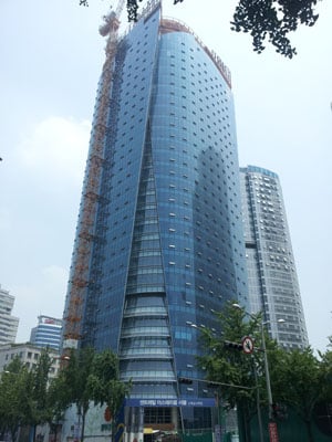 ↑동부건설이 서울 용산구 동자동에 짓고 있는 '센트레빌 아스테리움 서울' 전경. ⓒ민동훈 기자.