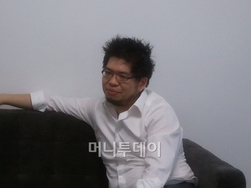 스티브 첸의 다음 목표는 소셜네트워크서비스를 저널리즘 단계로 끌어올리는 것. "우리가 하려는 것은 SNS에 연결된 개인 누구나 저널리즘 시장으로 더 넓게 치고 나올 수 있도록 하는 것, 모두가 자신의 매체를 가진 저널리스트가 될 수 있도록 하는 것입니다." /산 마테오=유병률기자