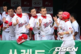 롯데 자이언츠의 상징인 '부산갈매기'