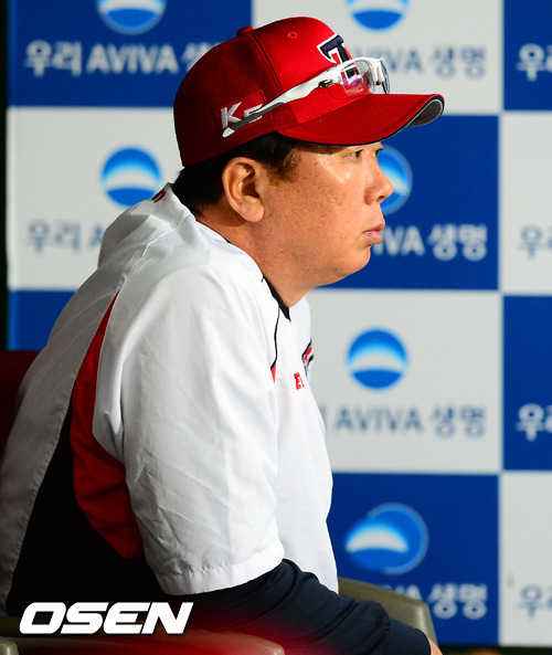 ↑투수의 '전설'이자 명투수 조련사인 KIA 선동열 감독, 그의 고민중 하나는 홈런이다 © 사진제공= OSEN