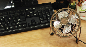 ↑ USB 앤틱 선풍기 (출처: http://domeggook.com/4876814)