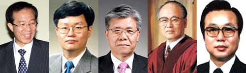 ↑검정고시 출신 법조계 인사들. 이석연 전 법제처장, 백승헌 전 민변 회장, 이근웅 전 사법연수원장, 김용준 전 헌법재판소장), 김석휘 전 법무부장관.(사진 왼쪽부터)