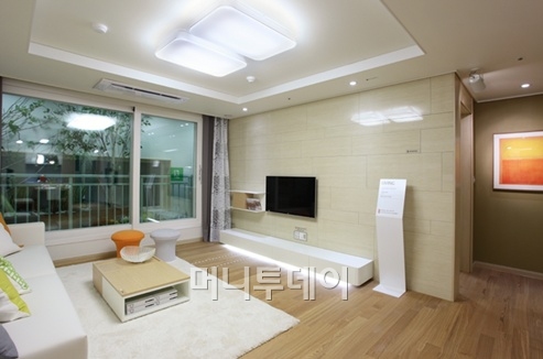 ↑대구 e편한세상 월배 59㎡ 거실 전경