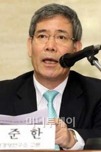 ↑김준한 포스코경영연구소 고문.