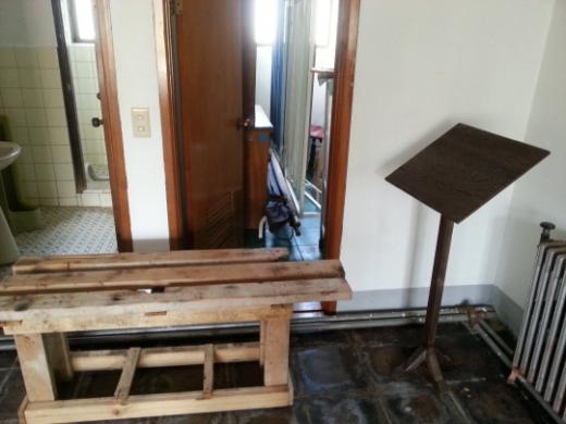 ↑ 폐허 상태인 '한산 레지던시'의 내부 모습2. (홍지만 의원실 제공)