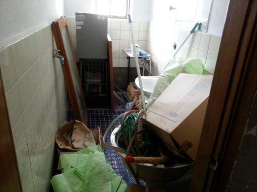 ↑ 폐허 상태인 '한산 레지던시'의 내부 모습. 5(홍지만 의원실 제공)