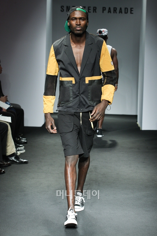 ⓒ디자이너 김경민 스니저 퍼레이드(SNEEZER PARADE)
