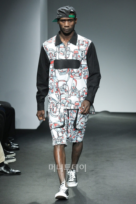 ⓒ디자이너 김경민 스니저 퍼레이드(SNEEZER PARADE)