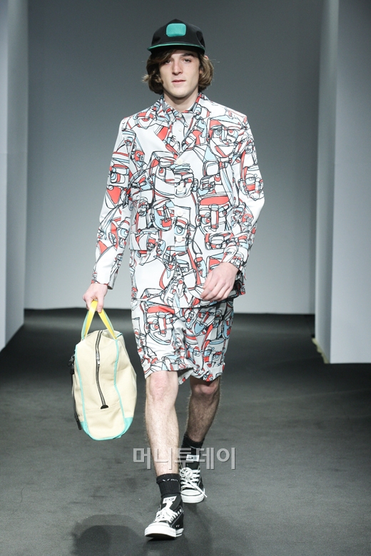 ⓒ디자이너 김경민 스니저 퍼레이드(SNEEZER PARADE)