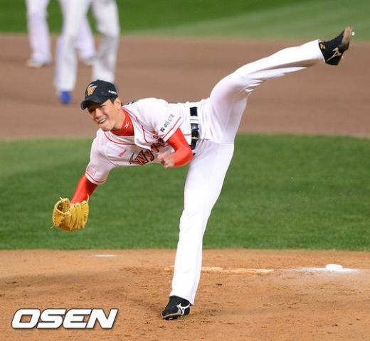 SK 선발투수 김광현이 역투하고 있다. ⓒ사진제공=OSEN