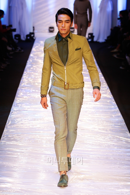 ⓒ디자이너 정두영 반하트 디 알바자(VanHart di Albazar)