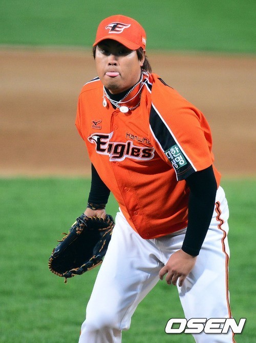 ↑포스팅시스템을 통해 메이저리그에 진출하게 된 한화에이스 류현진. 그의 에이전트가 박찬호, 김병현, 추신수의 에이전트로 한국에서도 유명한 스캇 보라스다. ⓒ사진제공 = OSEN