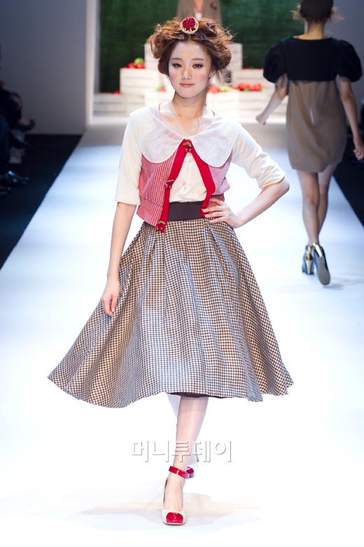 ⓒ디자이너 지춘희 미스지컬렉션(MISS GEE COLLECTION)