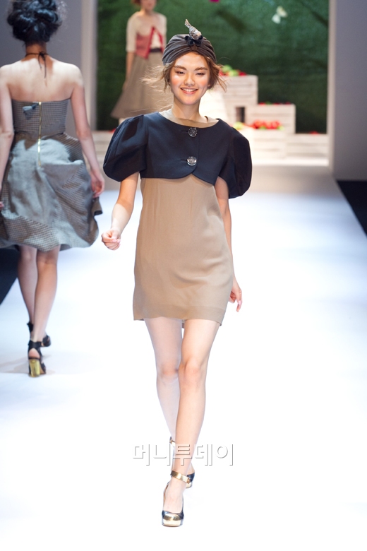 ⓒ디자이너 지춘희 미스지컬렉션(MISS GEE COLLECTION)