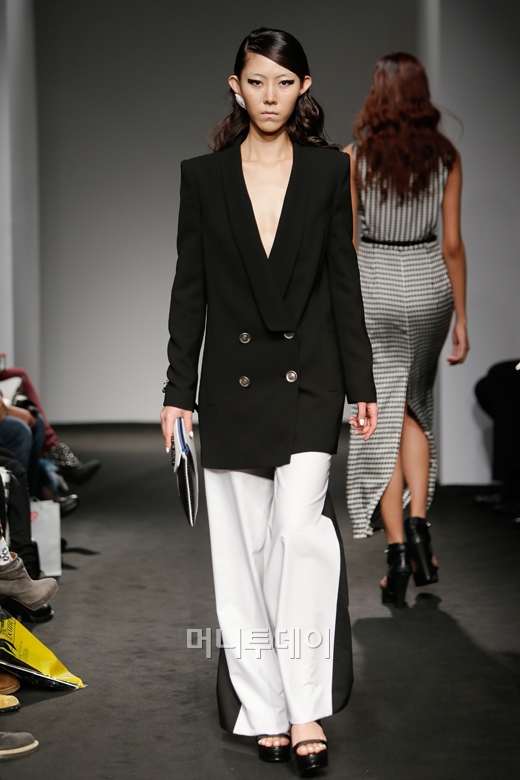 ⓒ디자이너 박병규 하우앤왓(How and what)