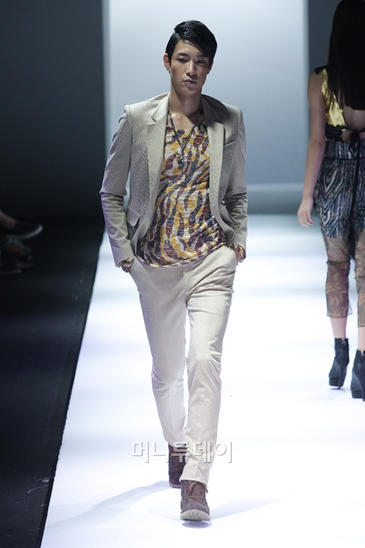 ⓒ디자이너 곽현주 곽현주컬렉션(KWAK HYUN JOO collection)