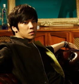 ↑꼭 한번 가보고 싶은 곳이 있냐는 질문에 홍광호는 "언젠가 평양에 가서 북한 배우들의 공연을 보고싶다"고 말했다. (사진제공=오디뮤지컬컴퍼니)