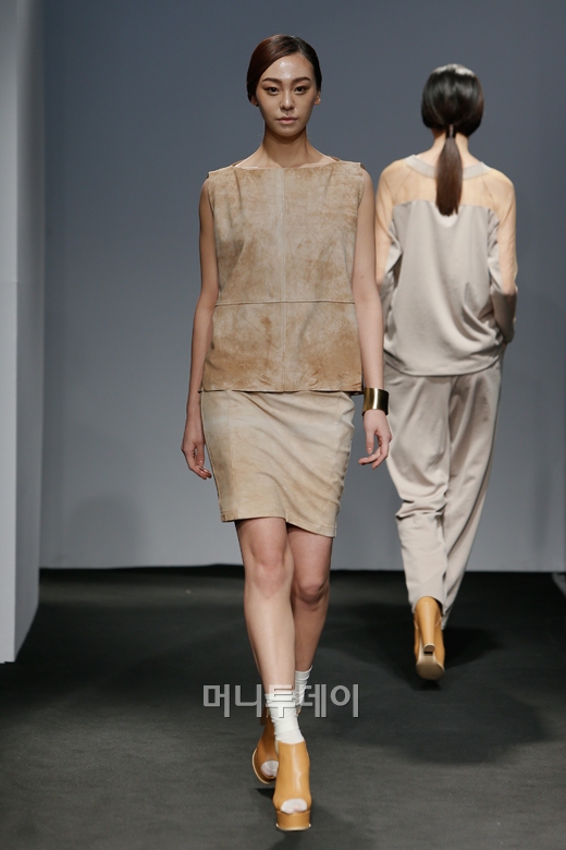 ⓒ디자이너 송유진 에스이콜와이지(S=YZ)