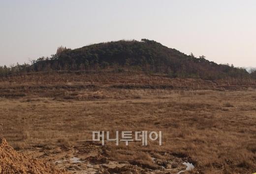 ↑광주·전남 공동혁신도시 중앙에 위치한 배메산과 주변 인공호수 공사 현장. ⓒ송학주 기자