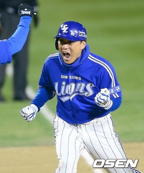 ↑ 2003년 아시아 홈런왕 기록을 세우고 메이저리그에 도전했던 이승엽. 국민타자 이승엽은 메이저리그 직행대신 일본프로야구에 진출, 8시즌을 보내고 올해 국내로 복귀했다.ⓒ사진제공 = OSEN