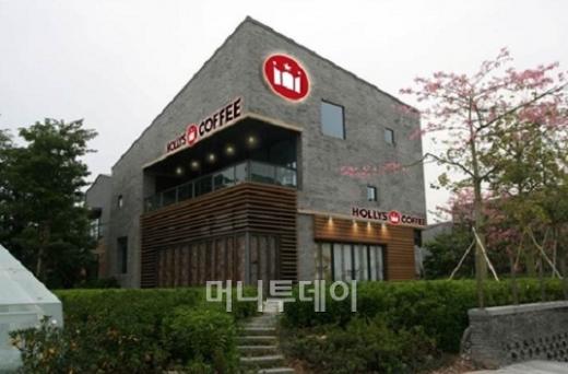 ↑할리스커피는 중국 심천에서 동링그룹과 마스터 프랜차이즈 조인식을 가졌다.