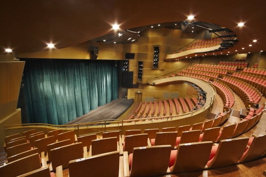 ↑CJ토월극장은 기존 2개층 671석에서 3개층 1004석으로 증축하면서 시야제한석도 5% 이내로 줄였다.(사진제공=예술의전당)