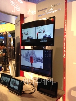 ↑MWC 퀄컴 전시장에는 국내 중소기업 넥스트스트림의 솔루션이 시연되고 있다.