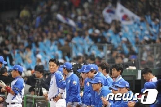 ↑ 한국 WBC 대표팀이 대만 타이중 인터컨티넨탈 구장에서 열린 '제3회 월드베이스볼클래식(WBC)' B조 조별리그 최종전에서 홈팀 대만을 상대로 3-2 역전승을 거뒀지만 결국 2회전진출에 실패했다. ⓒ 뉴스1