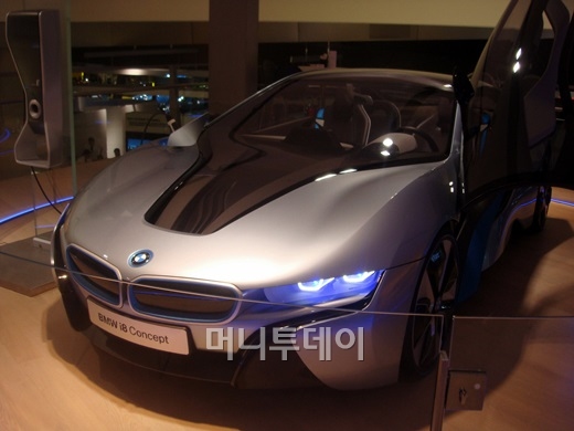 ↑BMW 뮌헨 본사에 전시된 i8