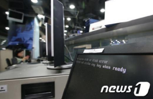 ↑지난 20일 KBS, MBC 등 방송사 및 금융기관을 대상으로 전산망을 마비시키는 초유의 사이버테러가 자행됐다.