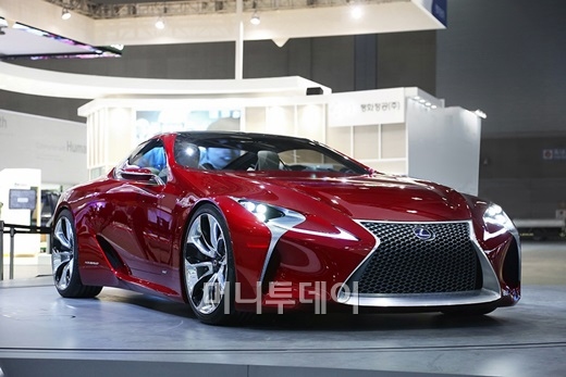 ↑렉서스 LF-LC