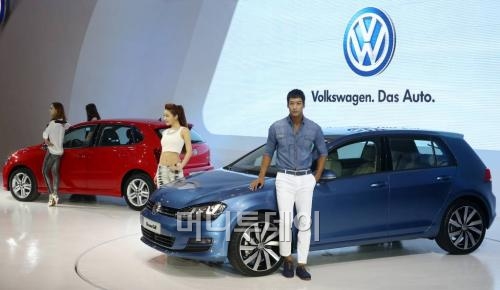 ↑폭스바겐 폴로(왼쪽)와 골프(오른쪽)